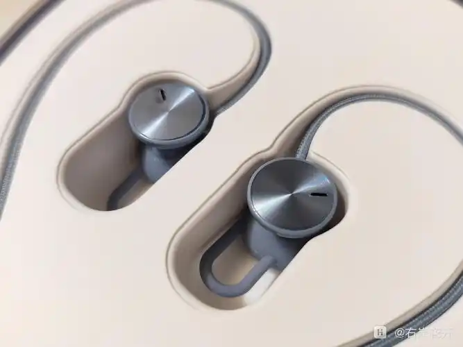 过年送自己一个小礼物荣耀xsportpro运动蓝牙耳机选的海鸥灰配色因为