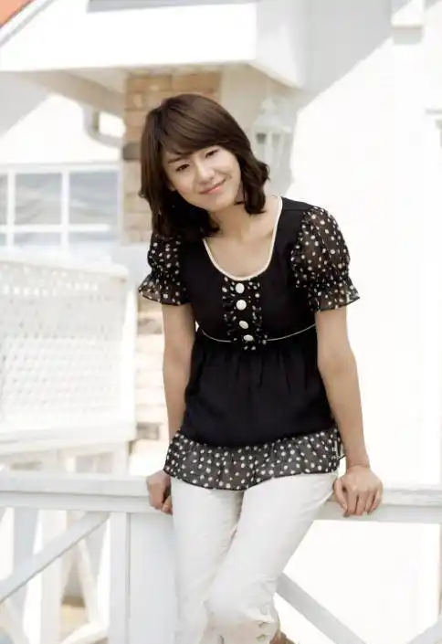 原创眼泪女王尹晶喜美少女逆袭成收视女王当红时低调嫁圈外人隐退