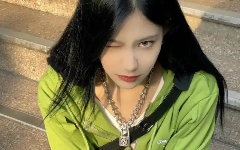 【袁一琦】红色是毁灭/.❤️ 蓝色是冷漠/.💙 绿色是伪装/.💚