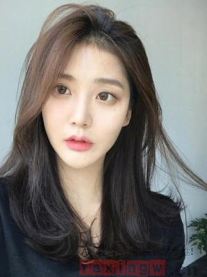 女生的韩式中长发卷发图片大全