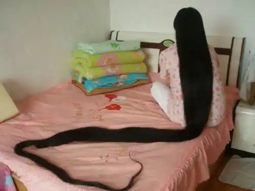 我是女孩,马上上初中了,听说初中要军训,要军训10天,我喜欢留长头发