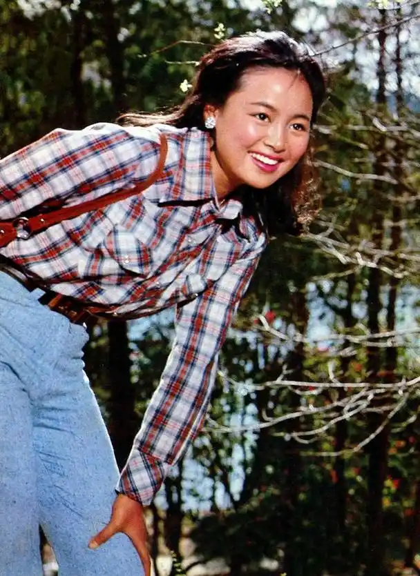 演员张瑜我这辈子蛮可怜的66岁没有婚姻也无子女