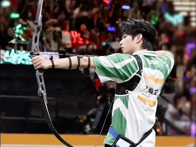 【时代少年团-刘耀文】小小射箭,拿下