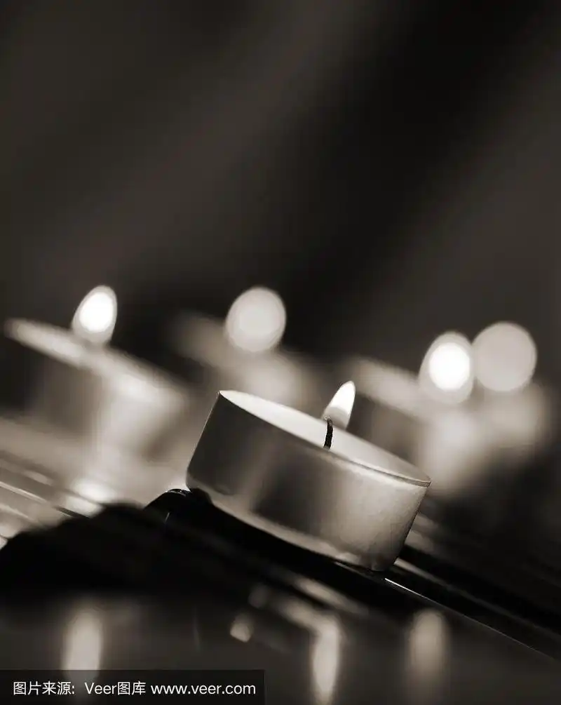 黑白图像,带来蜡烛