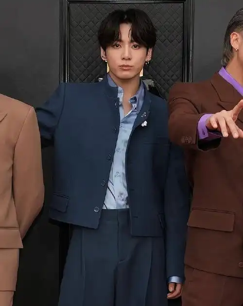 田柾国#  bts被当年那届格莱美选为最佳着装 然后特别挑选了柾国出来