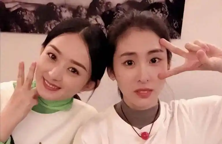 不论咖位,不势利眼,赵丽颖交友的真诚,给多少明星上了一课!