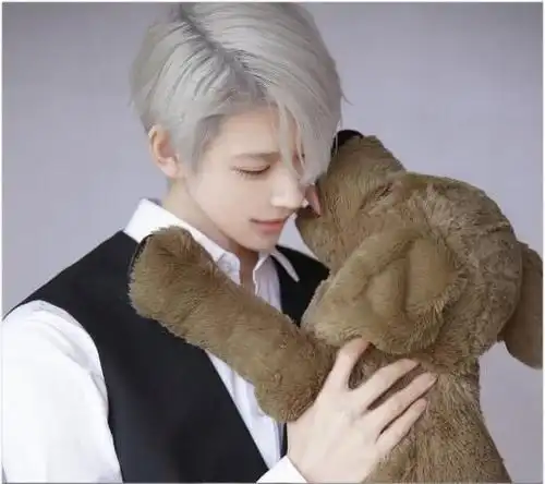 cos界男装大佬的女装照,躲过了熊祁八犬,却败给了她!