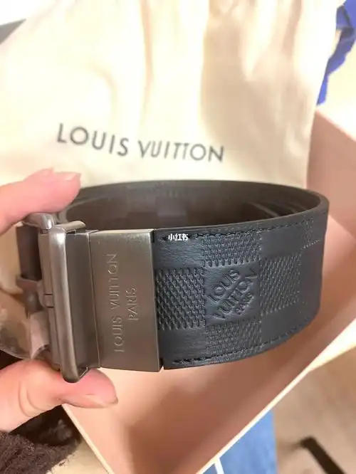 lv男士棋盘格皮带