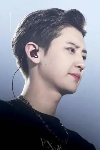 朴灿烈 鼻子这组的侧脸真的也太完美了. 来自每次轮回都为你 - 微博