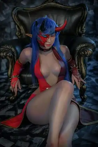 韩国螺旋猫最新cos小姐姐胸前大开肉弹呼之欲出