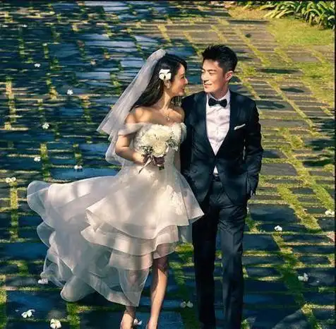 霍建华林心如两人近照曝光,结婚7年,活成了"相反"的样子