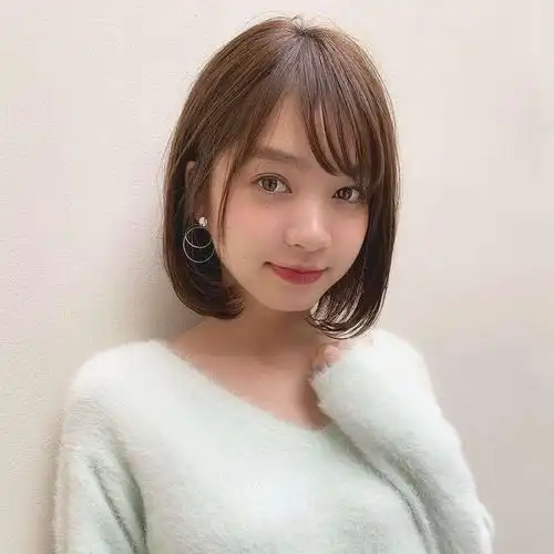 圆脸发量少的女生适合哪种发型剪这7款发型瘦脸减龄还显发量多