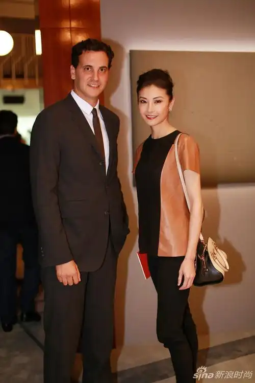 芭蕾舞蹈家谭元元亮相tods米兰时装周首秀