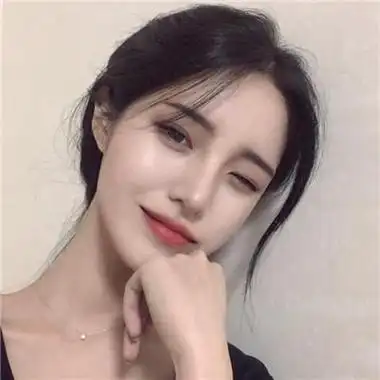 闭眼微笑女生头像2021精选猪都笑了你怎么还苦着个脸