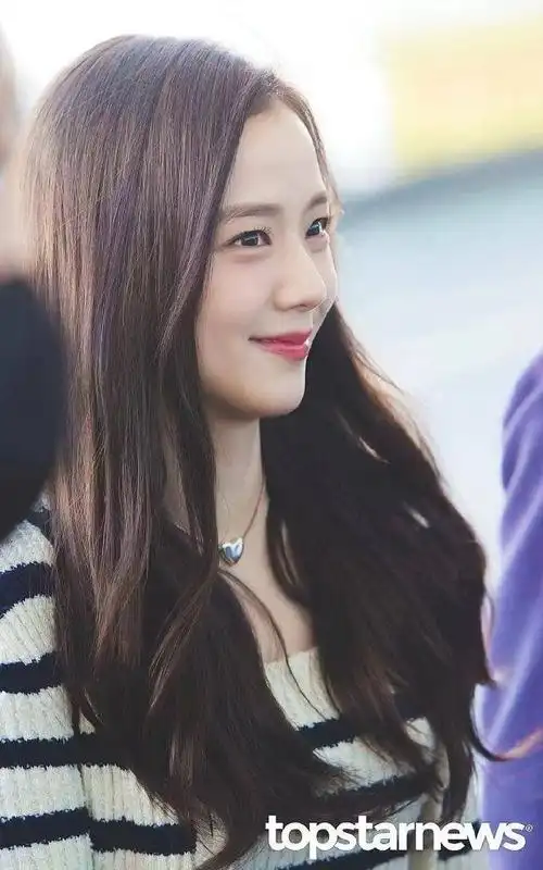 金智秀出发巴黎时装周##金智秀即将solo出道