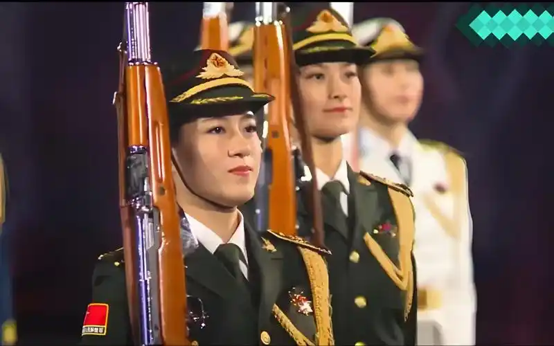 解放军仪仗队女兵英姿飒爽的视觉盛宴!【1080p/极度舒适/踩点/高燃】