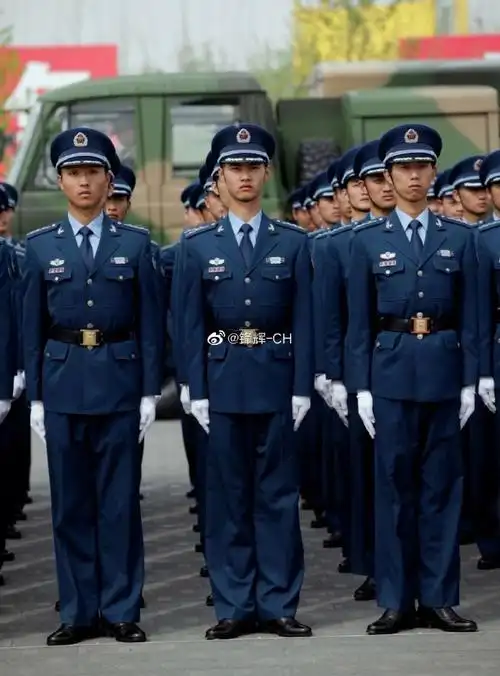 07空军预备役军官春秋常服总算让我收齐了