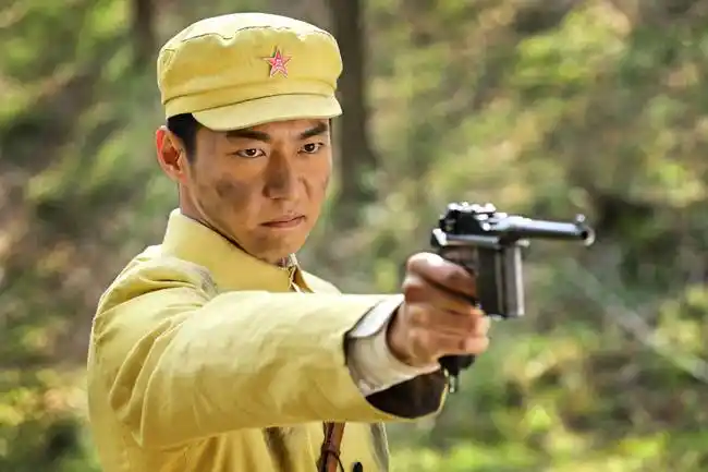 《烽火线》湖南热播 何云龙深情演绎战场情据介绍,电视剧《烽火线》