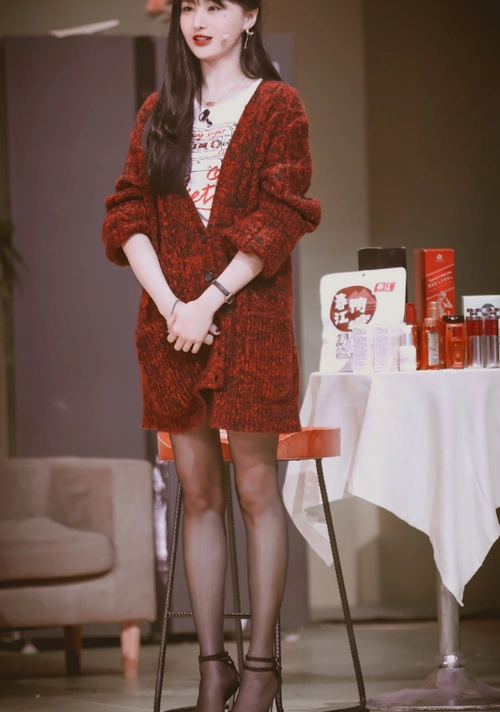 郑爽的小腿到底有多细?看清无ps下的腿型,还没有我胳膊粗