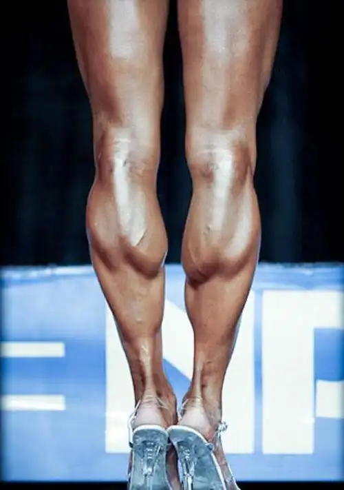 不知各位有没有发现,芭蕾舞演员的小腿就比较发达,因为长时间