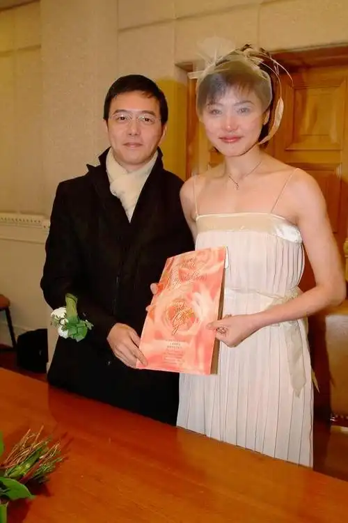 知名女星张延父亲早逝最疼妈妈我与丈夫有两个家