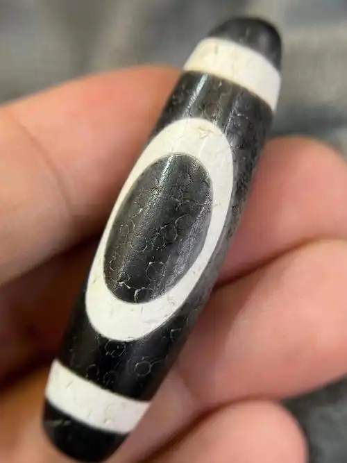 精品火供地埋钙化天珠