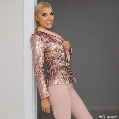 环球美女阿尔巴尼亚优雅模特玛丽娜维约卡