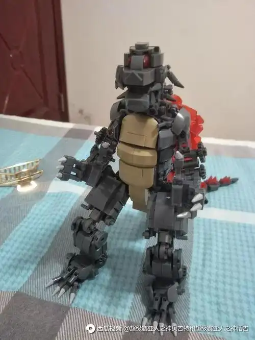 哥斯拉乐高测评,高达空降!猜猜这是怪兽之王的哪一形态?