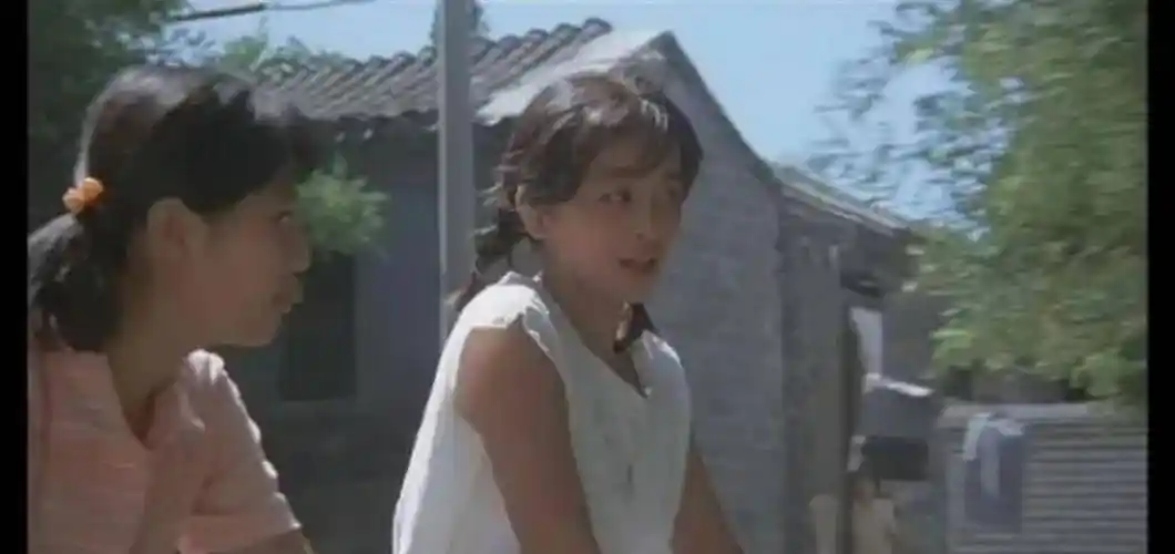 这次,命运之神同样眷顾了李勤勤,她力压王姬拿下了《北京故事》的