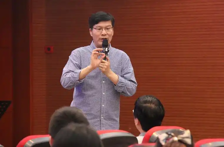 音乐创作湖北省协同创新中心专题著名作曲家刘长远教授来我院举办专题