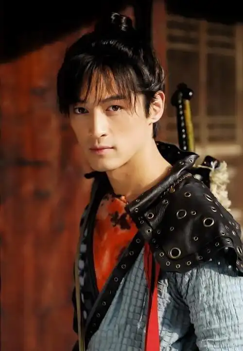 众人都为他的回答所震惊:"我是"属狗"星座的,所以当我逛街时需要上