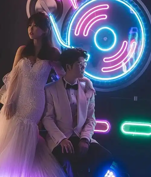 被曝嫁北京土豪住上千万豪宅,男方颜值遭狂嘲_康逸琨