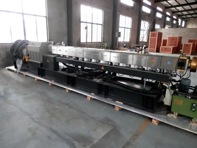 同向平行双螺杆挤出机组价格 - 南京欣沃机械设备有限公司