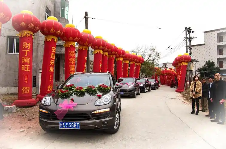 新郎来接亲的车队.