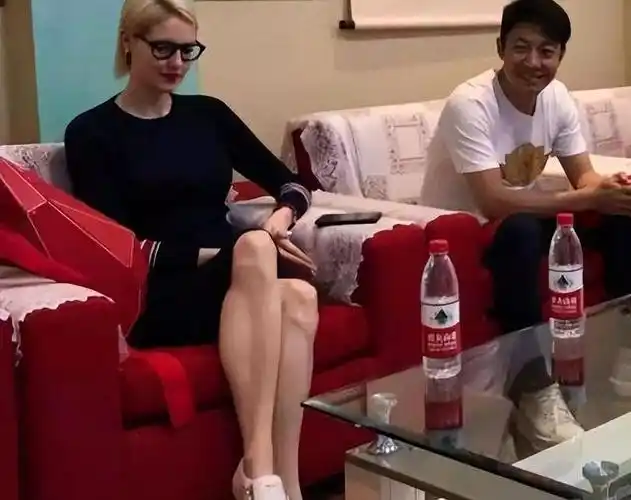 撒贝宁老婆李白简历,撒贝宁的妻子李白个人简历("白富美"李白:五洲