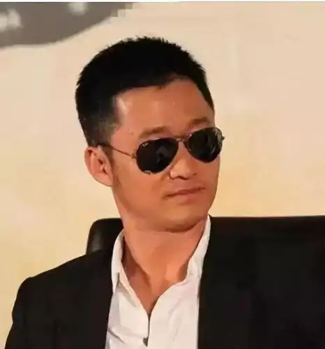 寸头动漫头像_qq动漫情侣头像一对