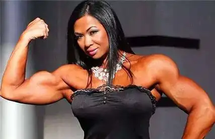 俄罗斯最强壮的女人臀围接近半米婚后生活你可能不相信