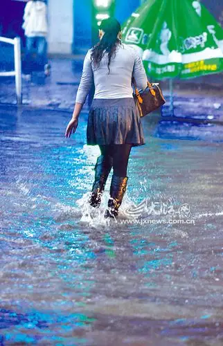 暴雨突袭淋透江西