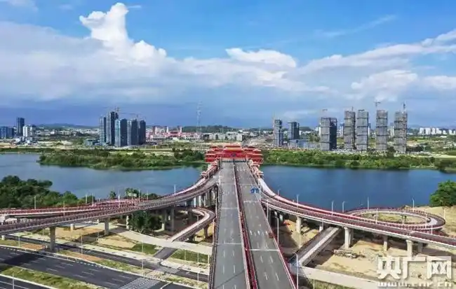 世界跨径最大,最长的廊桥福建省漳州市金峰大桥正式建成通车