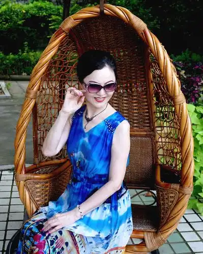 做一个优雅安静的女人