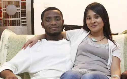 看看远嫁非洲的中国姑娘,生下的中非混血儿都长啥样