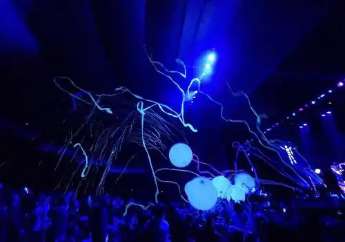 线下减压神器 大型蹦迪现场!blue man group