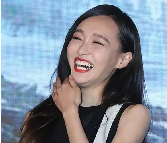 女星大笑瞬间赵丽颖可爱杨颖嘴变大看到最后一个好治愈