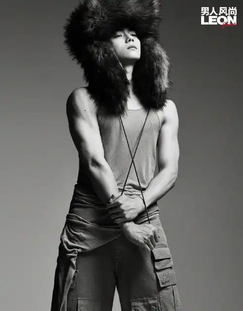 许凯的脸有多奶油,身体就有多野兽.