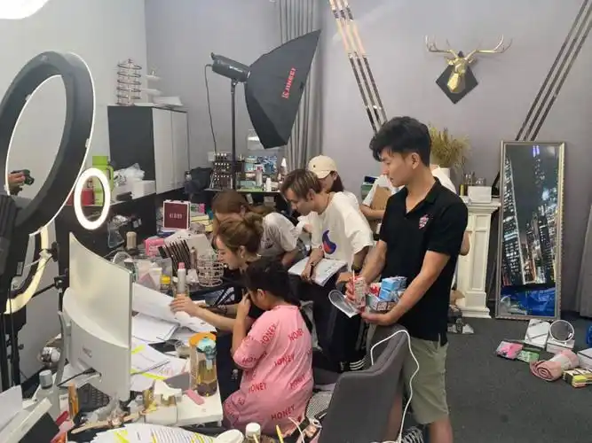 原来是"你"造就了薇娅 | 知蛛说_直播