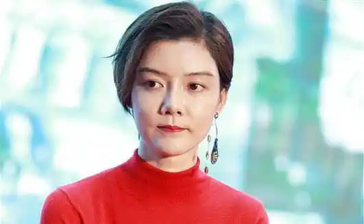 车晓彤我们不熟悉,但是他的女儿我们却很熟悉,他的女儿就是车晓,目前