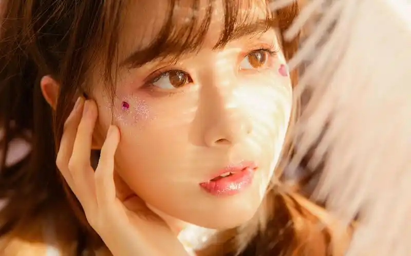 治愈系养眼清新高清桌面壁纸高清大图预览1440x900_美女壁纸下载_美桌