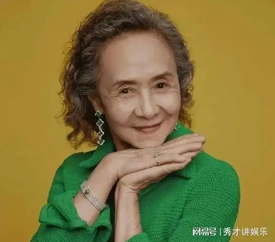 80岁才迎来事业巅峰心居里最讨喜的张奶奶背后的故事太精彩