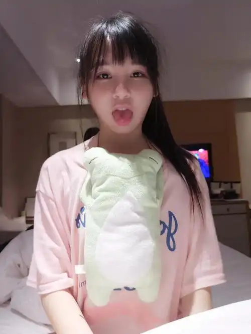 搞笑不断,幽默风趣,能把pk赛演成段子和鸡汤的人生导师,这样的女孩给