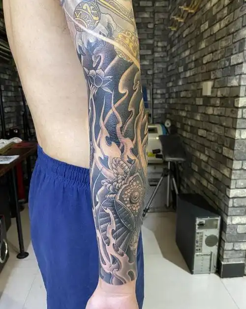 花臂纹身图片_手臂新传统纹身图案